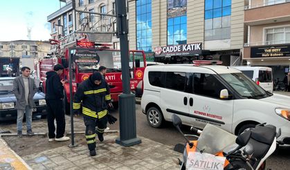 Altınova’da Boş Dairede Yangın: İtfaiye Alevleri Büyümeden Söndürdü