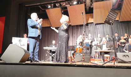 Hoş Sada Korosu, aşk şarkılarıyla mest etti