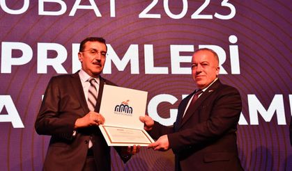 Şaibeli Müdür Cengiz Başer, Vali ile Milletvekili tarafından ödüllendirildi