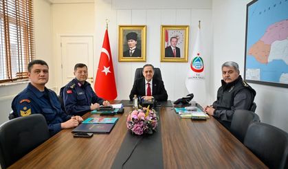 Yalova’da Ramazan Bayramı Güvenlik Tedbirleri Toplantısı: Vali Ahmet Hamdi Usta’dan Trafik Kurallarına Duyarlılık Çağrısı