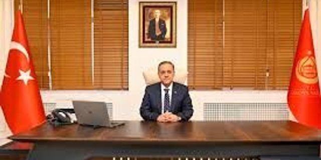 Yalova Valisi Dr. Ahmet Hamdi Usta’dan 23 Nisan Mesajı: “Geleceğimiz Çocuklarımızın Ellerinde”