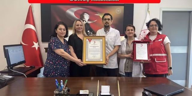 Yalova Eğitim ve Araştırma Hastanesi’ne Türk Kızılayı’ndan Gümüş Madalya Ödülü