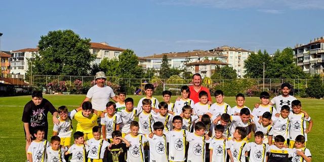 Çınarcık Belediyespor Futbol Yaz Spor Okulu Başladı: Minik Yetenekler İlk Antrenmanına Çıktı