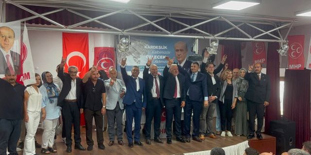MHP Çiftlikköy İlçe Başkanlığı'nda Devir Teslim: Ahmet Savaş Öztürk Göreve Seçildi