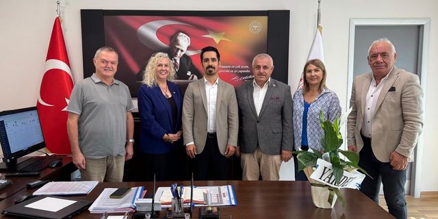 Yalova Karadeniz Dernekler Federasyonu’ndan Başhekim Seçkin Özcan’a Hayırlı Olsun Ziyareti