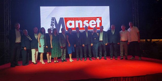 TEMAD Yalova Yönetimi, “Son 25 Yılın Enleri” Ödül Gecesine Katıldı