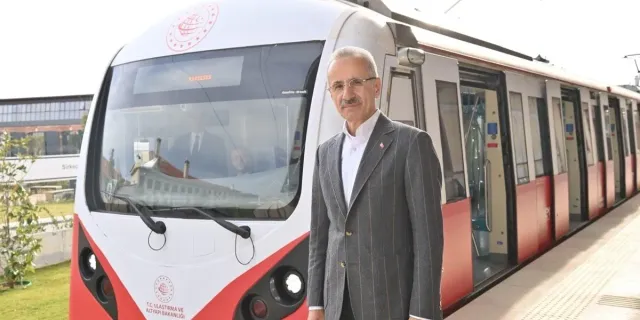 30 Ağustos Zafer Bayramı'nda Ulaşım Ücretsiz! Hangi Hatlar Kapsamda? Ulaştırma Bakanı Uraloğlu Açıkladı