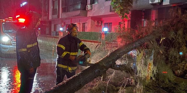 Çiftlikköy’de Sağanak ve Fırtına Seferberliği