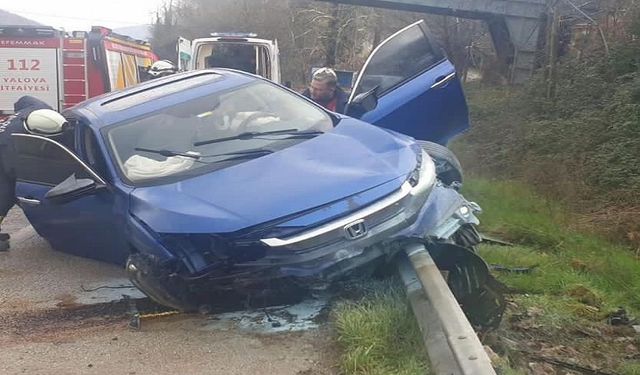 Süpürgelik’te feci kaza: Araçta sıkıştı