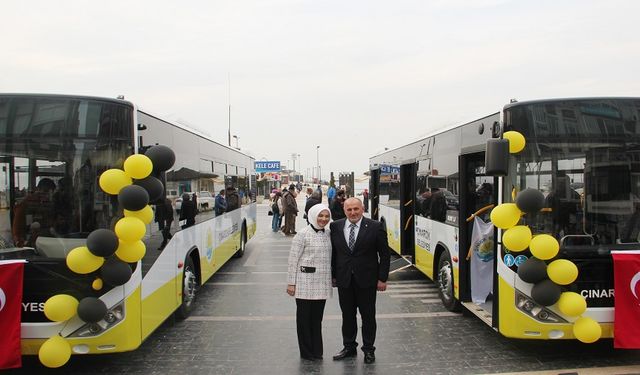 Çınarcık Belediyesi’nin filosuna iki yeni otobüs eklendi