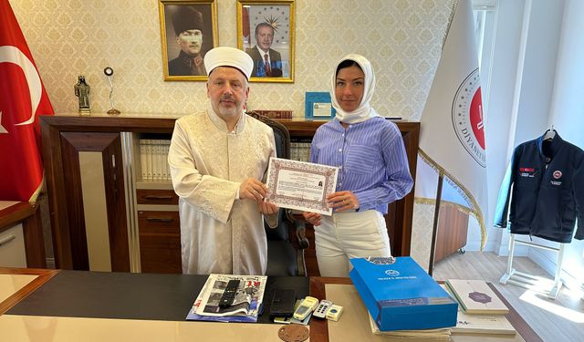 Azra Csermendy Yalova’da Müslüman oldu