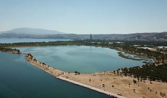 İzmir'de Ki Zemin Çekilmesine  Önlem Alınmazsa Sular Altında Kalacak