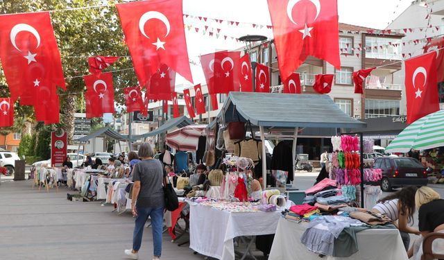 Çiftlikköy’de kadınların el emekleri ilgi gördü