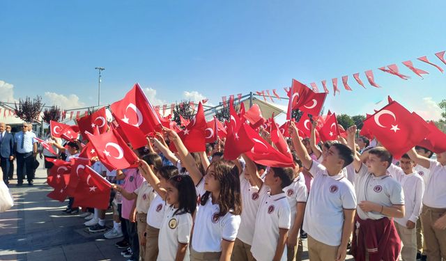 Yalova’da 57 bin öğrenci için ders zili çaldı