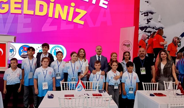 Zekâlarıyla Göz Doldurdular: Yalovalı Öğrenciler Türkiye Finalinde Başarıya Koştu