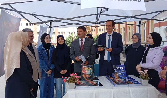Çiftlikköy'de TÜBİTAK 4006 Bilim Fuarı