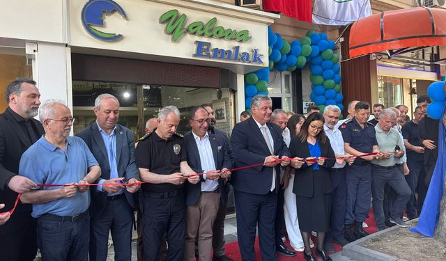 Hacı Saffet Çam Vakfı Yenilenen Hizmet Binasıyla Açıldı