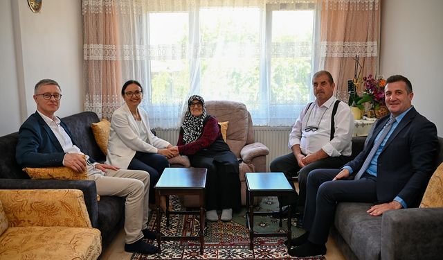 Yalova Valisi, Şehit Özgür’ün Ailesiyle Bayramlaştı