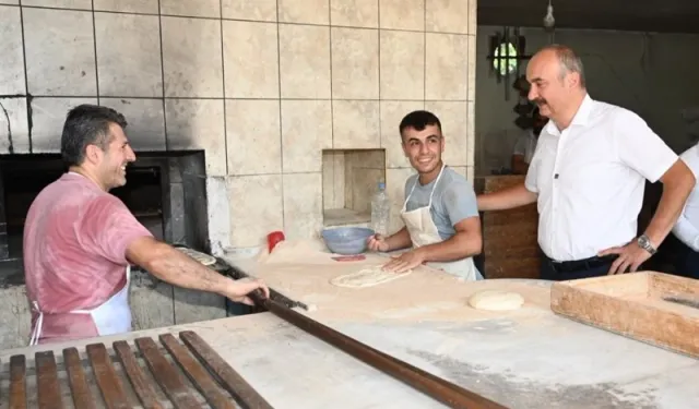 Batman Valisi Ekrem Canalp’ten Fırıncı Esnafına Ziyaret: 45 Derecelik Sıcakta Ekmek Pişirdi