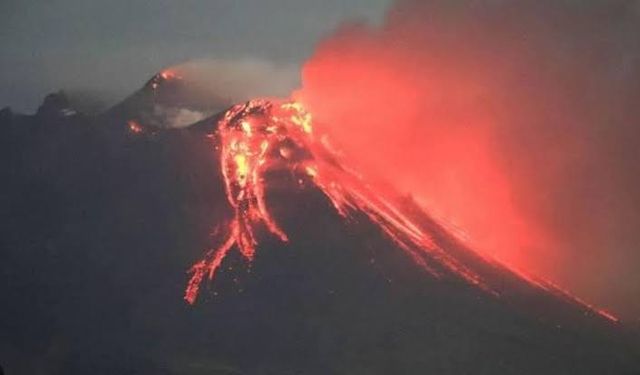 Kamçatka’da 8.8’lik Deprem Sonrası Klyuchevskoy Yanardağı Patladı! Tsunami Dalgaları Kıyılara Ulaştı