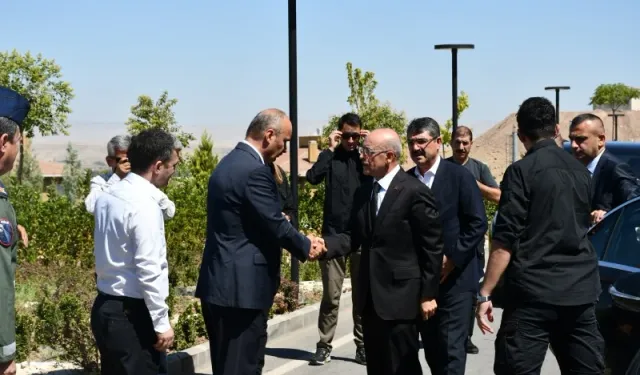 Bakan Mehmet Şimşek, Ağabeyi Nazmi Şimşek İçin Batman’da Taziyeleri Kabul Etti