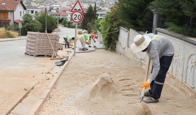 Kazım Karabekir Mahallesi Ege Sokak’ta Kaldırım Düzenlemesi Başladı