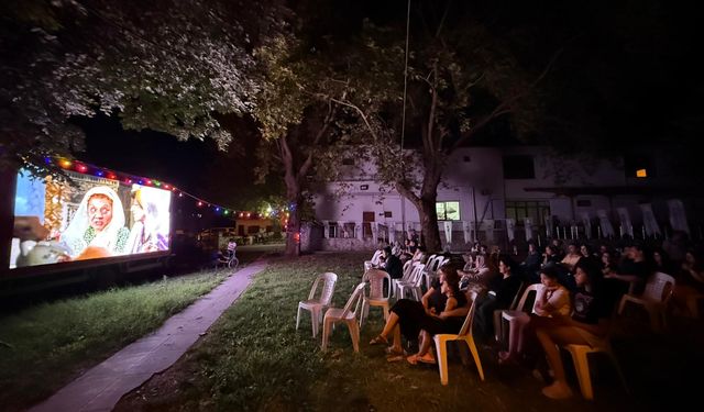 Yalova’da Açık Hava Sinema Coşkusu Tosun Paşa ile Devam Etti