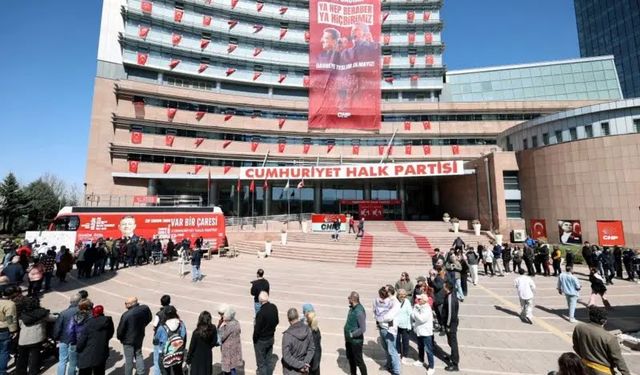 CHP Olağanüstü Kurultaya Gidiyor: 900’ü Aşkın İmzayla Başvuru Yapıldı