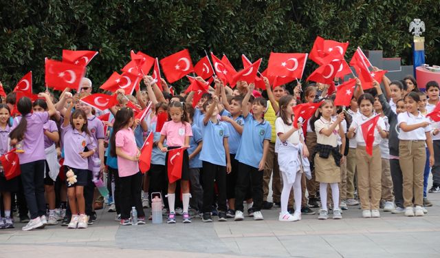 2025–2026 Eğitim ve Öğretim Yılı İlköğretim Haftası Çelenk Sunma Töreni Gerçekleştirildi