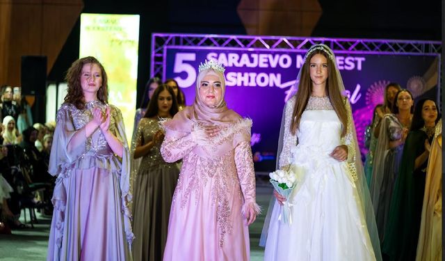 Yalovalı Moda Tasarımcısı Büşra Canay, Türkiye’de ilk defilesini yaptı