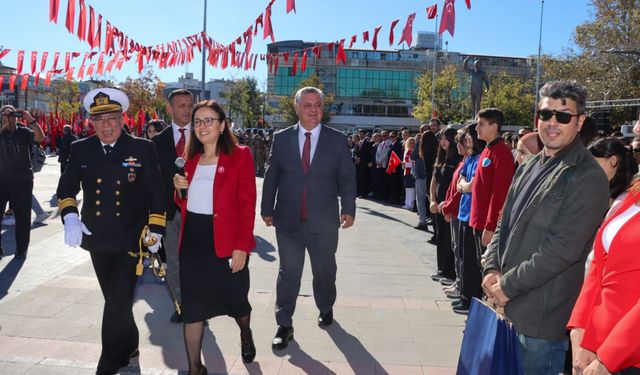 Yalova’da 29 Ekim Coşkusu: Cumhuriyetin 102. Yılı Görkemli Etkinliklerle Kutlandı