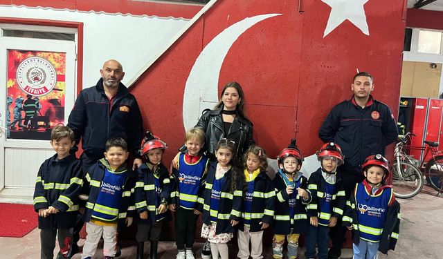 Bilimfikir Minikleri Çiftlikköy İtfaiyesinde Keyifli Bir Gün Geçirdi