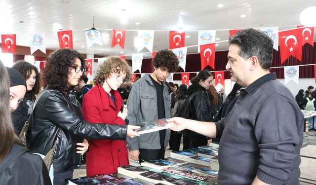 Çiftlikköy Kitap Günleri’ne öğrencilerden büyük ilgi