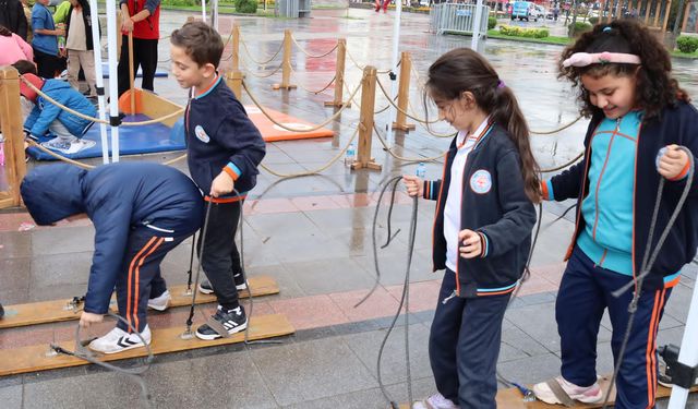 Geleneksel Oyunlar Tırı Yalova’da Çocuklara Unutulmaz Bir Gün Yaşattı