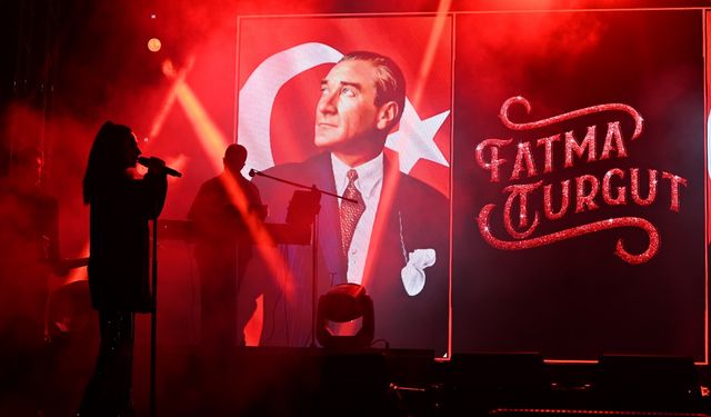 Yalova’da Cumhuriyet Coşkusu: Fatma Turgut ve Yalovalı Sanatçılardan Unutulmaz Gece