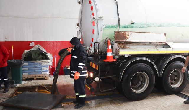 Yalova Belediyesi’nden Sağanak Yağışlara Karşı Yoğun Mesai