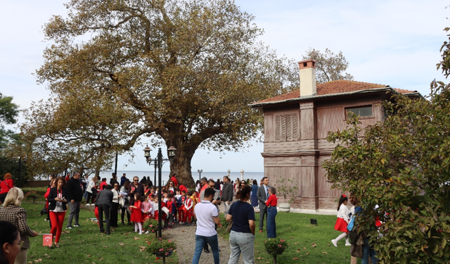 Cumhuriyet Bayramı’nda Yürüyen Köşk’e Ziyaretçi Akını