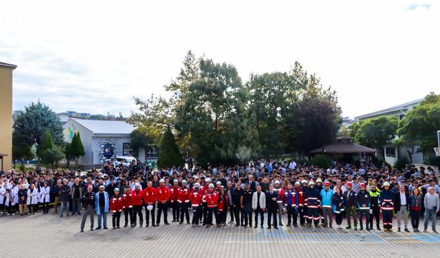 13 Ekim Dünya Afet Risklerinin Azaltılması Günü’nde Yalova’da Gerçekçi Tatbikat