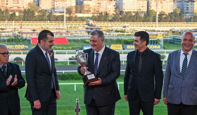 Modern Warrior, 9. Geleneksel Yürüyen Köşk Koşusu’nun Şampiyonu Oldu