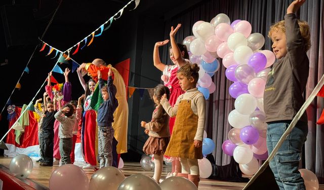 Yalova Belediyesi’nden Ara Tatilde Renkli Etkinlikler: “Palyaçolar” Oyunu Miniklerden Tam Not Aldı