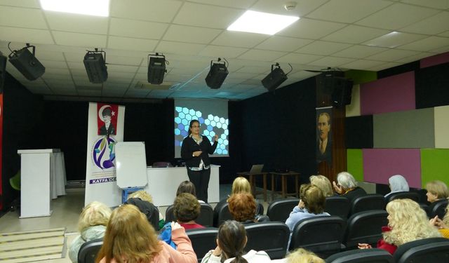 Yalova’da Türk Dili Bilgilendirme Konferansı Düzenlendi