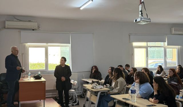 Bülent Güler, Yalova Üniversitesi’nde Öğrencilerle Gazetecilik Üzerine Buluştu