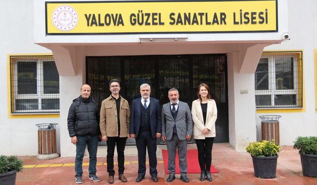 Yalova Güzel Sanatlar Lisesinde Renkli Sergi Açılışı ve Müzik Dinletisi