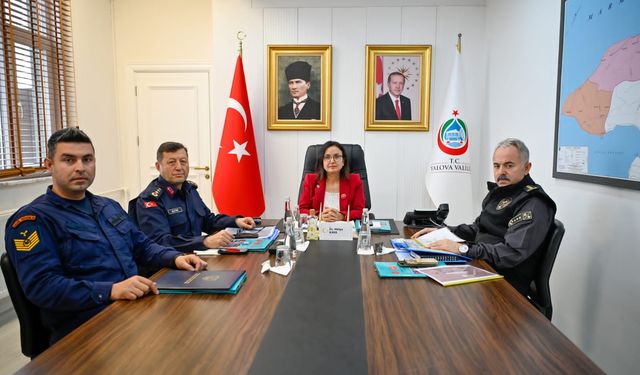 Yalova’da Asayiş ve Güvenlik Toplantısı Canlı Yayınlandı: Suç Oranlarında Düşüş, Denetimlerde Artış