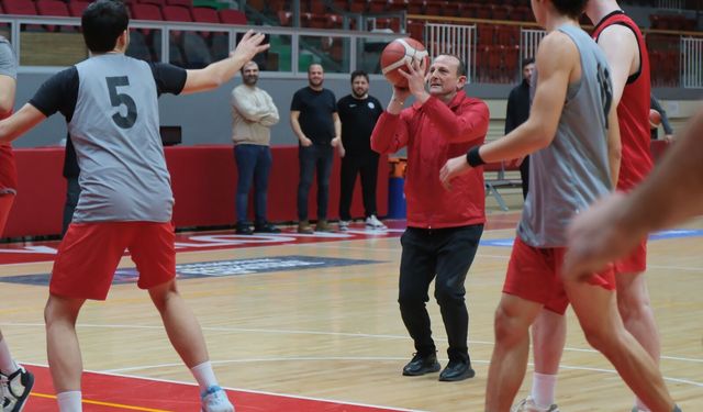 Başkan Adil Yele’den Basketbol Takımına Moral Ziyareti