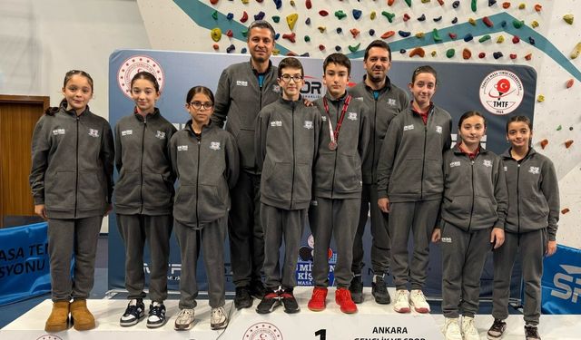 Yalova Belediyespor Masa Tenisinde Türkiye Kürsüsünde: İki Sporcu, İki Büyük Başarı