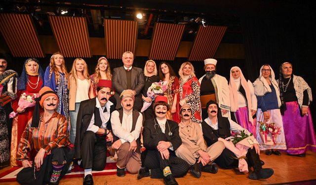 Yalova Belediyesi Kadın Tiyatro Topluluğu’ndan “7 Kocalı Hürmüz”e Tam Not