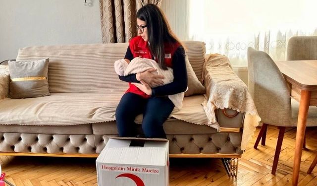 Kızılay Kadın’dan Yeni Doğan Ziyareti