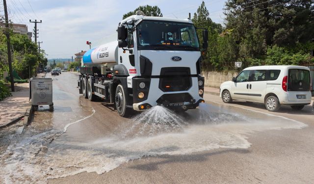 Yalova Belediyesi’nin “Belediyem Mahallemde” Projesi İsmetpaşa Mahallesi’nde Sürdü