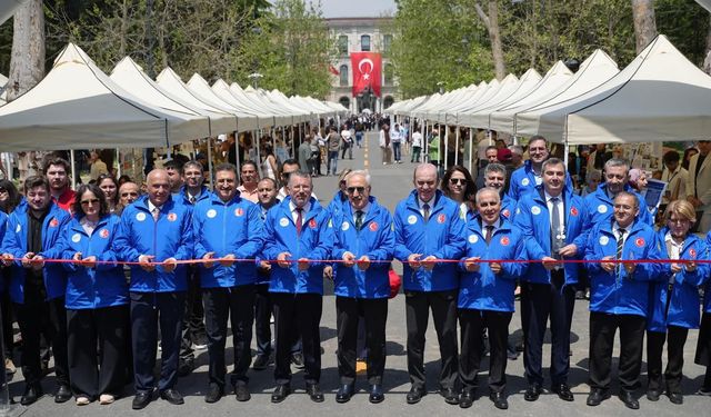 Yalova Üniversitesi İlahiyat Fakültesi’nden Türkiye Üçüncülüğü Başarısı